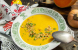 Осенний суп из тыквы с орехами