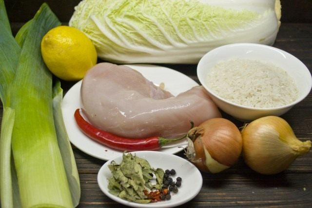 Ингредиенты для приготовления голубцов в пекинской капусте