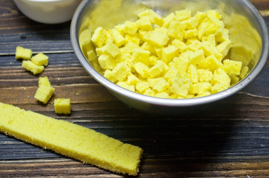 Что можно приготовить из желтых. Нитразиновый желтый приготовление. Бамбуковый сахар желтого цвета. Что за желтое тесто едят в Италии.