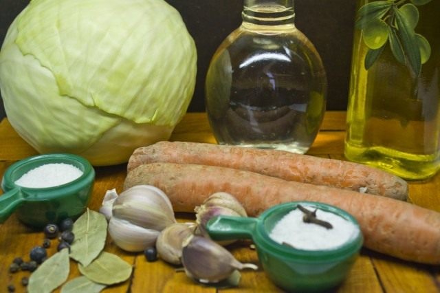 Ингредиенты для приготовления маринованной капусты