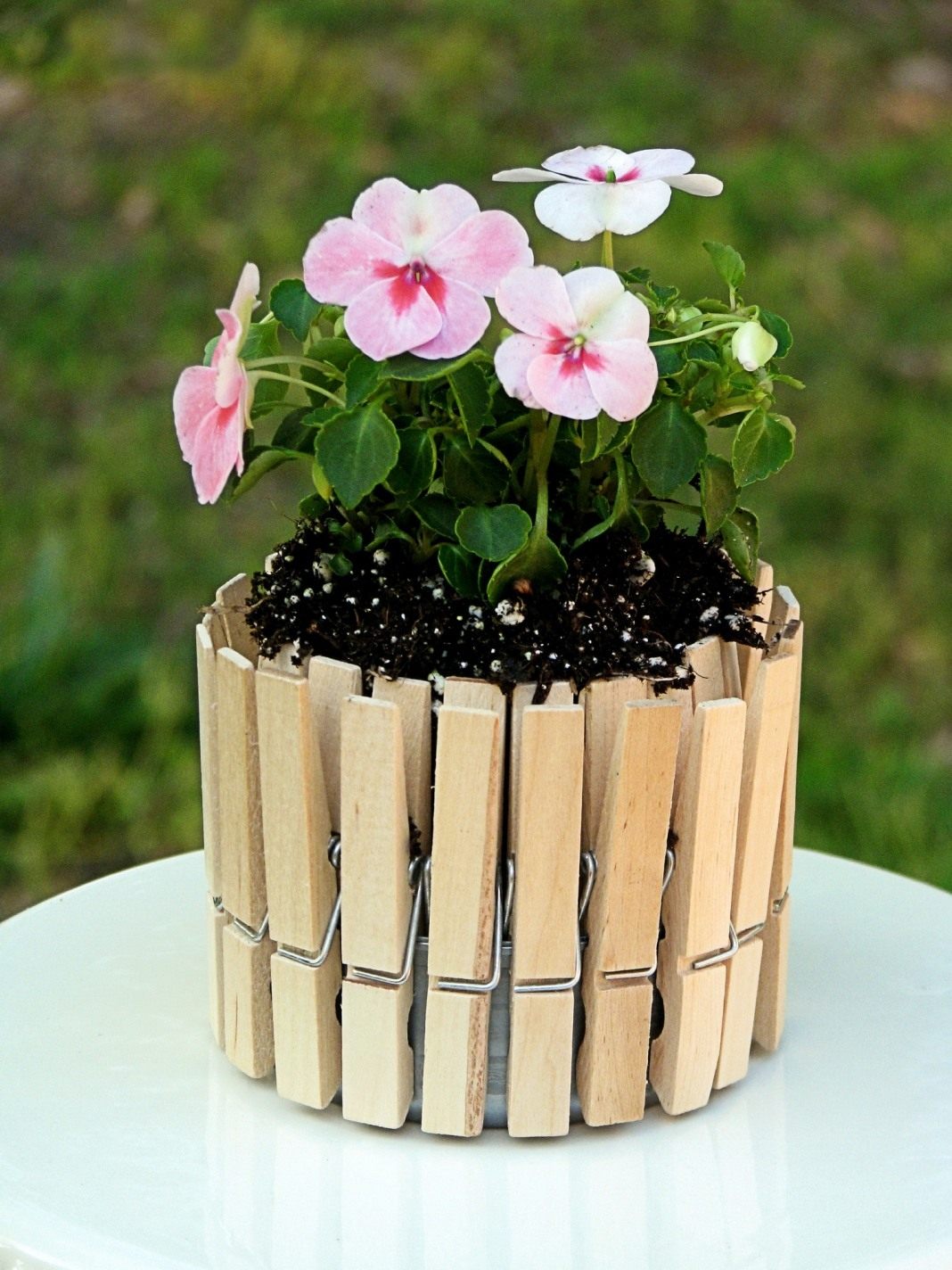 10 простых способов украшения цветочных горшков. Декорирование кашпо своимируками. Фото — Ботаничка