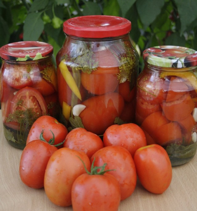 «Царские» томаты идеальны для любого вида заготовок. Как целыми плодами, так и дольками