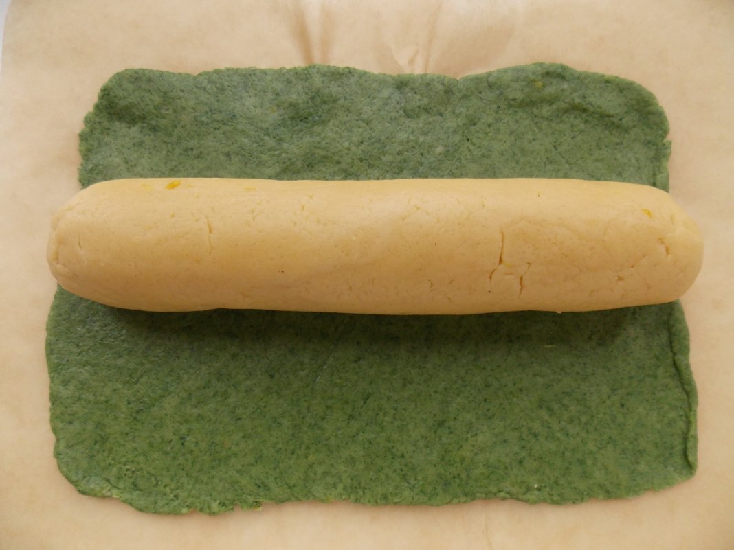 Рецепты зеленого теста. Из зелёного теста. Песочное тесто зеленое. Зеленое печенье. Песочное печенье «зелёные яблоки»..