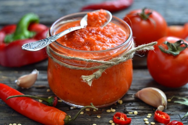 Домашний кетчуп из свежих помидоров и болгарского перца