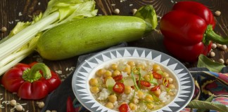 Вегетарианский суп из нута с овощами
