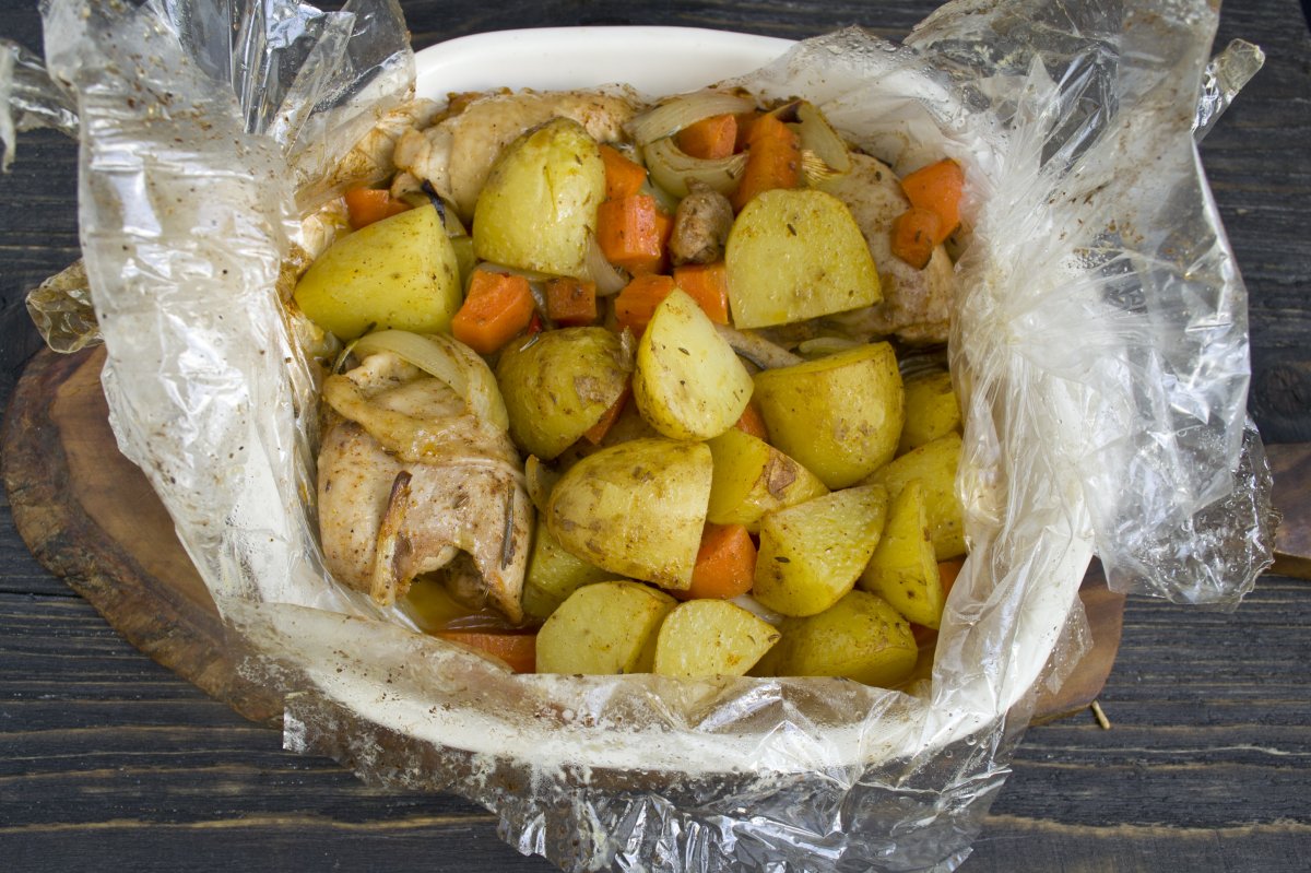 Рецепт картошка с мясом в пакете для запекания в духовке рецепт с фото