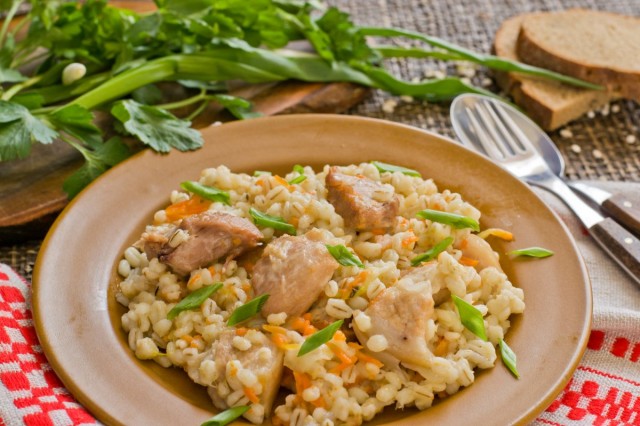 Перловая каша с мясом — плов из перловки по-белорусски Перловая каша с мясом — плов из перловки по-белорусски