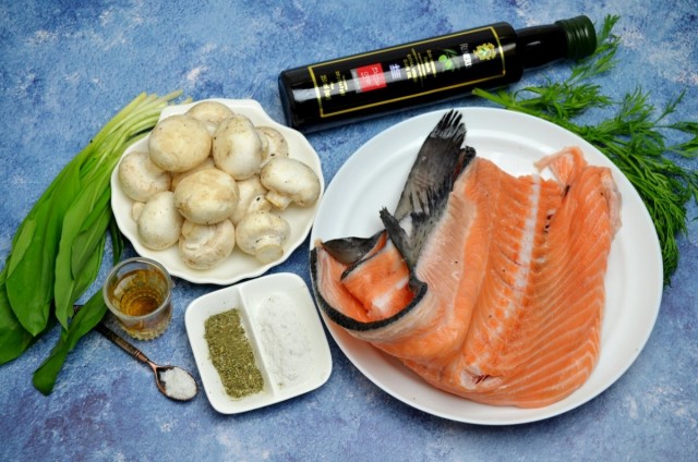 Ингредиенты для салата с черемшой, лососем и шампиньонами