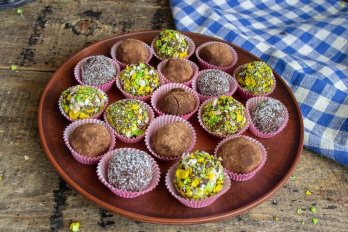 Вкусные конфеты из детской смеси с кокосовой стружкой и вафлями ...