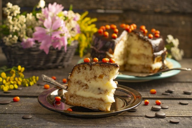 Вкусный домашний торт с влажным бисквитом на растительном масле 