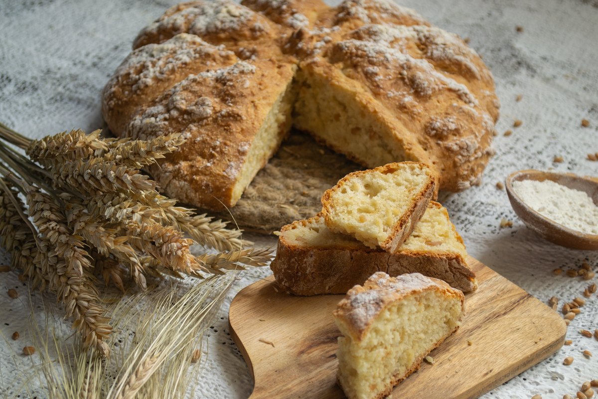 Хлеб ру рецепты. Хлеб в духовке. Белый хлеб в духовке. Вкуснейший хлеб в духовке.. Манка с хлебом.