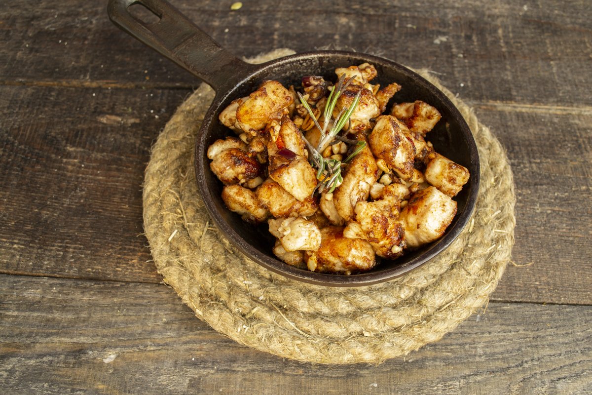 Рецепт жареной курицы по-мароккански: приготовьте ужин всего за 15 минут
