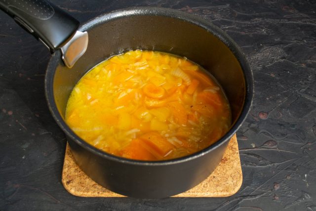 Варим суп на тихом огне 40 минут