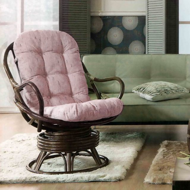 Плетеное кресло-качалка из ротанга и других материалов: удобная и прочная мебель