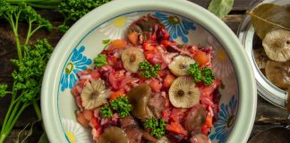 Винегрет с опятами – самый вкусный постный салат