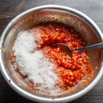 Добавляем поваренную соль без добавок