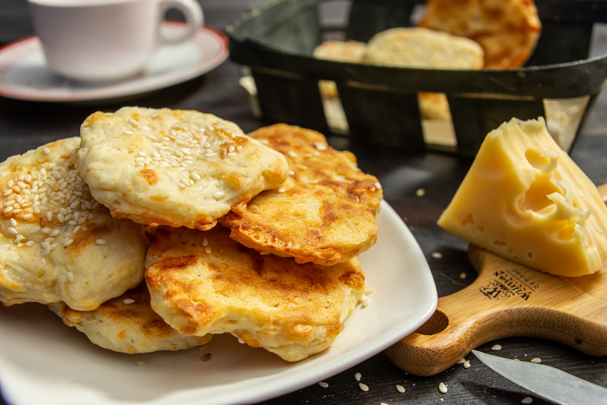 Печенье с колбасой и сыром - Кулинарные рецепты