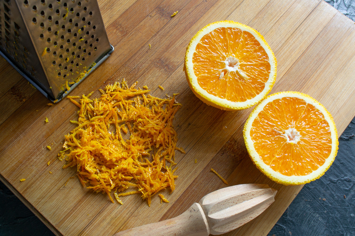 Сок из замороженных апельсинов в домашних условиях. Цвет апельсиновая цедра. Домашние апельсины. Апельсиновое мороженое. Трем цедру.