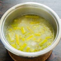 Для кремового супа овощи можно чуть переварить