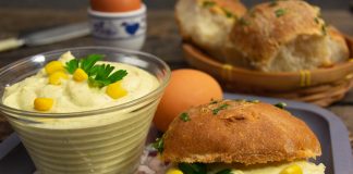 Завтрак за 10 минут: крем-салат из крабовых палочек