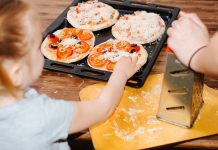Кулинарный поединок, или Как увлечь ребенка готовкой домашней пиццы