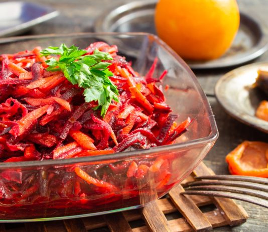 Марокканский салат из свеклы и моркови