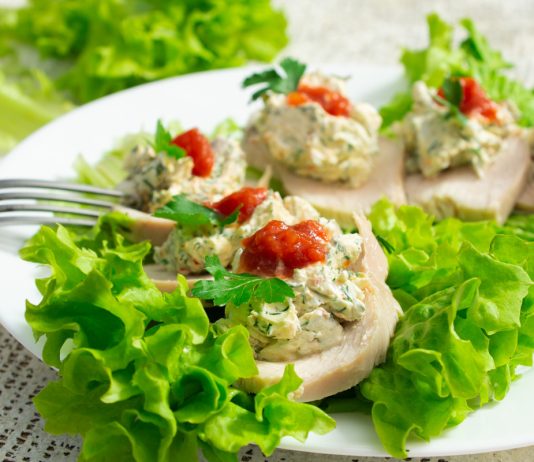 Легкая закуска из куриной грудки