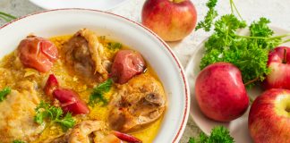 Запеченные в рукаве куриные бедра в медовом соусе