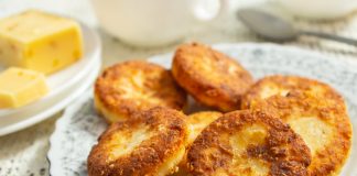 Несладкие сырники из творога с сыром