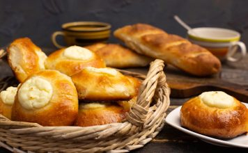 Ватрушки с творогом и багет в придачу